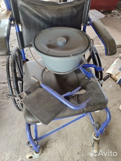 Кресло каталка с санитарным оснащением