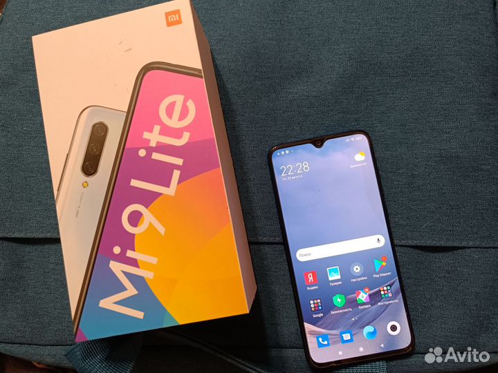 Телефон Xiaomi Mi 9 lite