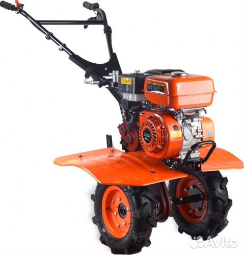Вспашка земли мотоблоком