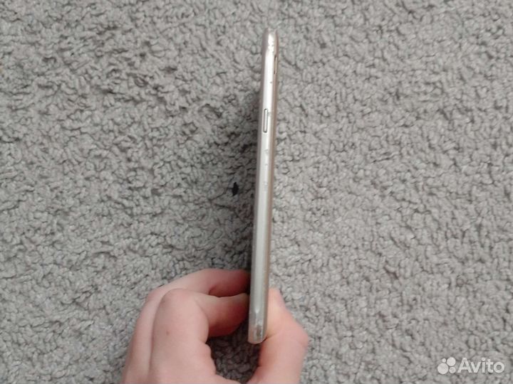 Телефон Samsung