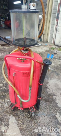 Аппарат для замены масла в автомобиле