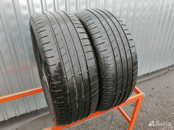 Goodyear EfficientGrip Performance 215/55 R17 96W