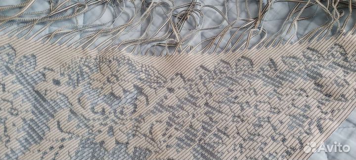 Легкий ажурный платок