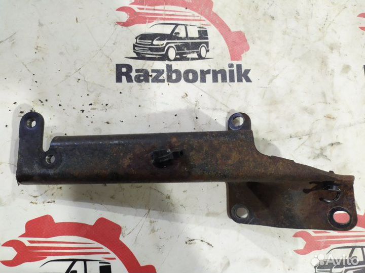 Кронштейн кпп Mercedes V-Class W638 2.1D 2001