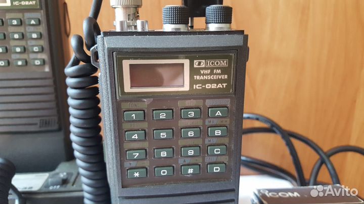 Радиостанция icom IC-02AT - 2шт.+зарядка +запасной