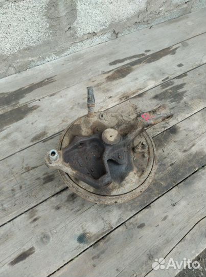 Кулак поворотный задний правый Kia Spectra S6D