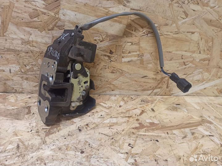 Замок двери задний правый Kia Spectra