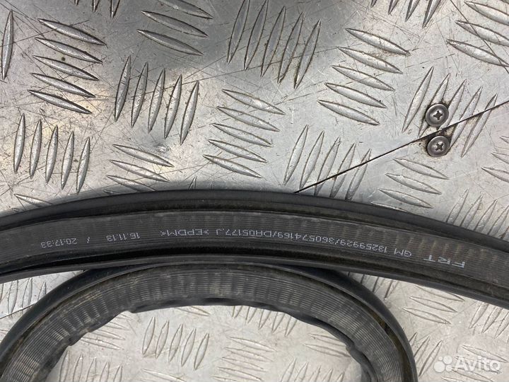 Б/У уплотнительная резинка дверного проема