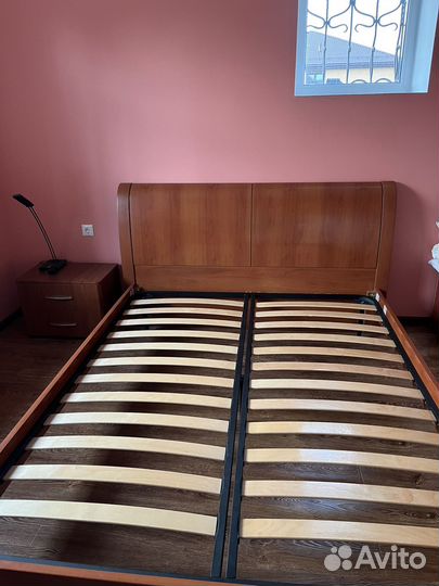 Кровать двухспальная 160 200 без матраса