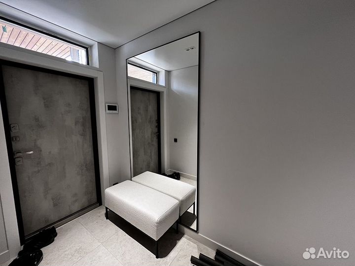 Зеркало в алюминиевой раме