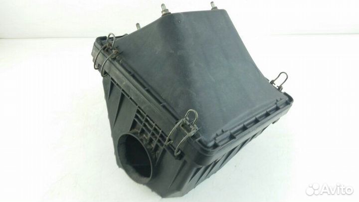 Корпус воздушного фильтра Mitsubishi Pajero Sport