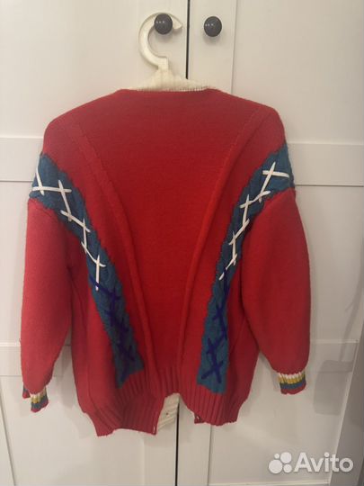 Свитер женский