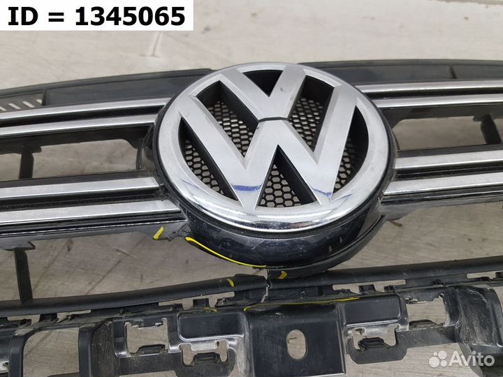 Решетка радиатора Volkswagen Tiguan 1 2011-2016