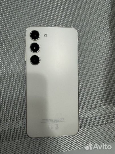 Samsung Galaxy S23, 8/256 ГБ