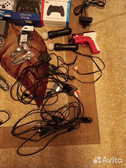 Различные геймпады и аксессуары для консолей