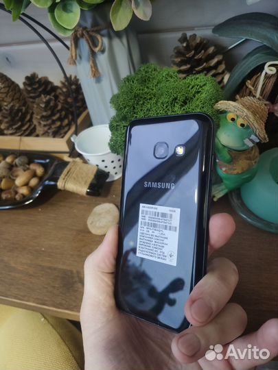 Samsung Galaxy A3 (2017) SM-A320F Single Sim, 2/16 ГБ