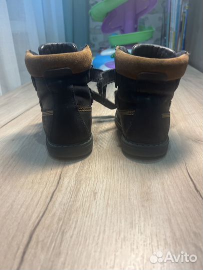 Осенние детские ботинки