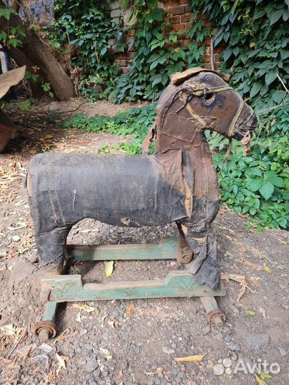 Старинная лошадка