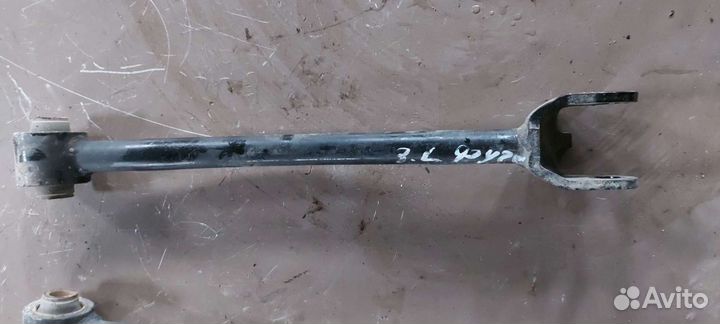 Рычаг задний кривой на Nissan Fuga