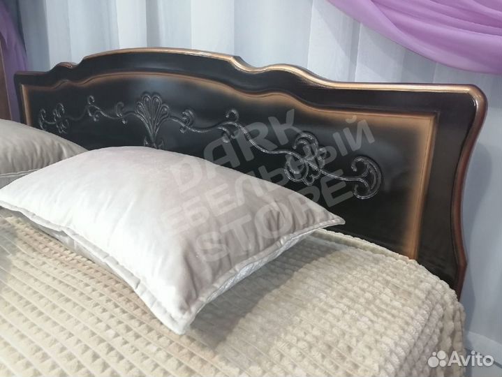 Кровать массив