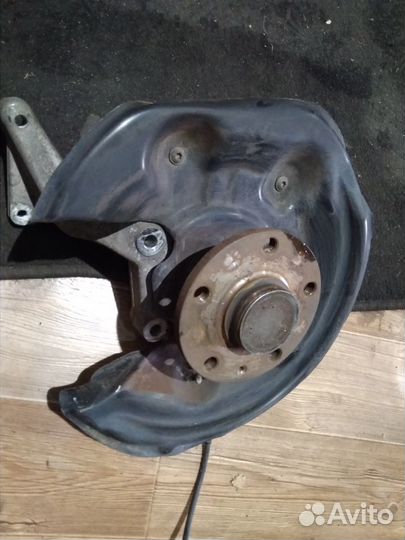 Кулак поворотный задний VW Passat B6