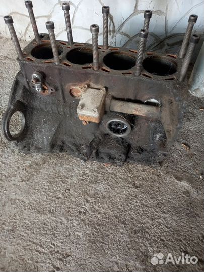 Блок двигателя