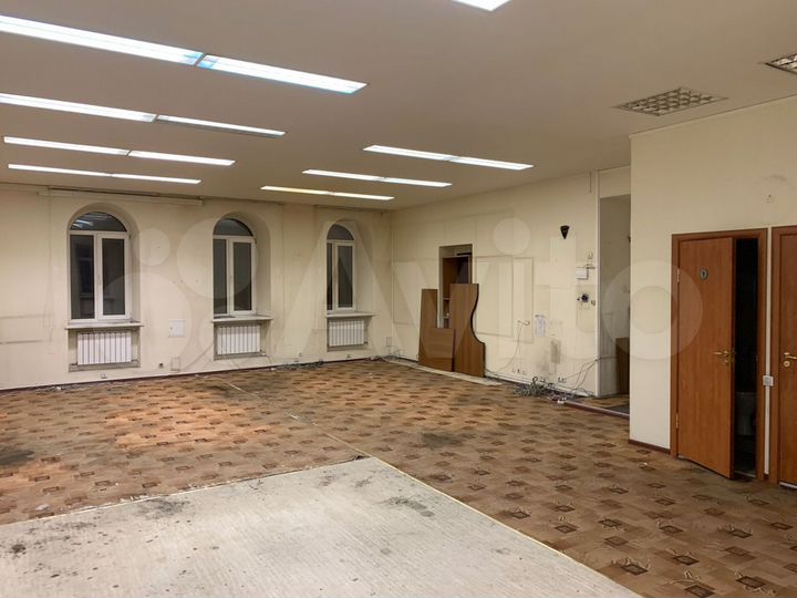 3-к. квартира, 94 м², 4/4 эт.