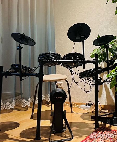 Электронные ударные alesis nitro MAX KIT