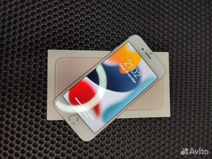 Телефон iPhone 7