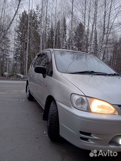Toyota Corolla Spacio 1.6 AT, 1999, 300 000 км