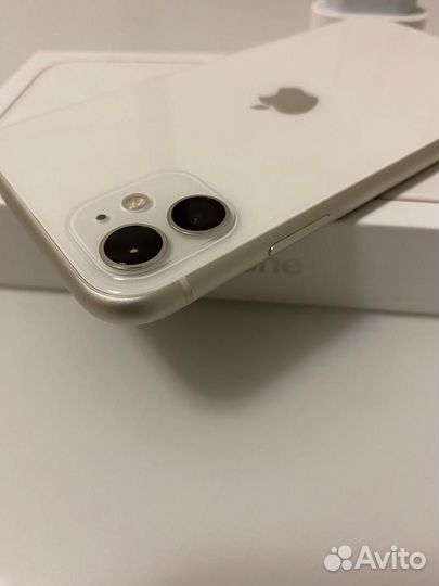 iPhone 11, 64 ГБ