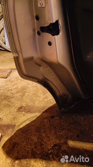 Задняя левая дверь ford focus 1