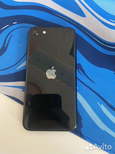 iPhone SE, 64 ГБ