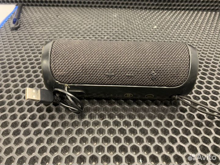 Колонка jbl charge 3