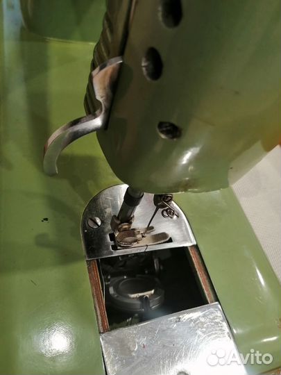 Швейная машинка Волга, 1958г