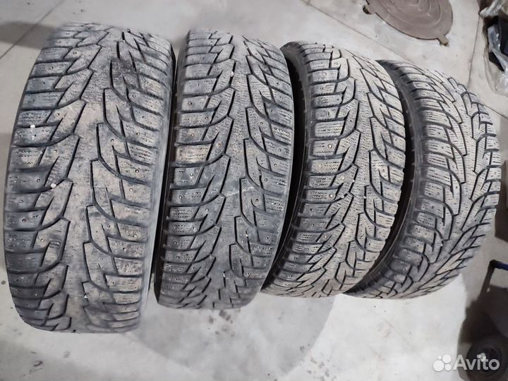 Hankook Winter I'Pike 235/55 R17