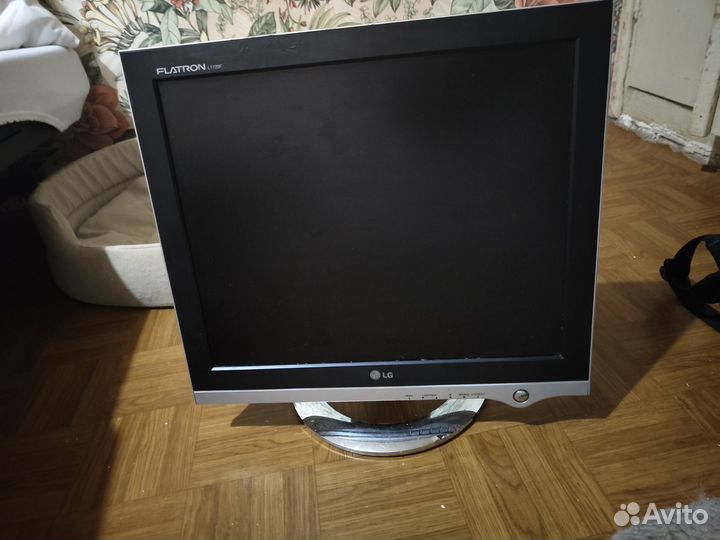 Монитор LG Flatron L1720B