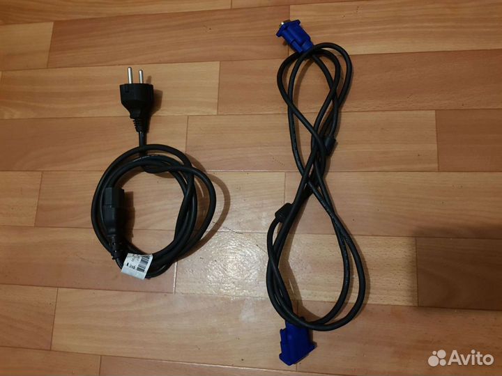 Кабеля VGA и питания