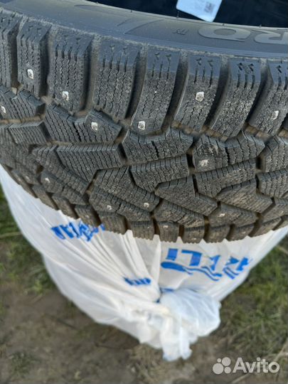 Pirelli Ice Zero 245/45 R18 100H