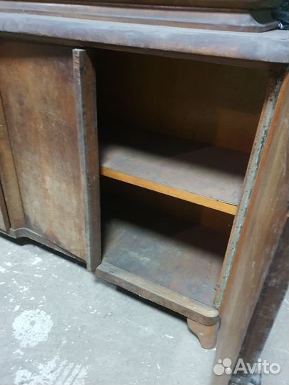 Старинный буфет сервант