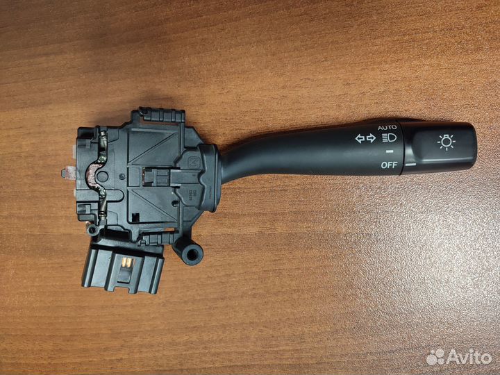 Переключатель подрулевой toyota 84140-32250