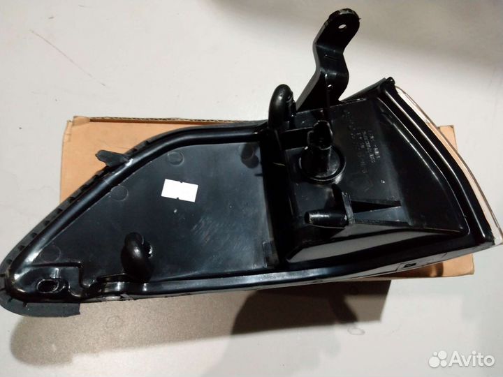 Фонарь указателя поворота toyota carina