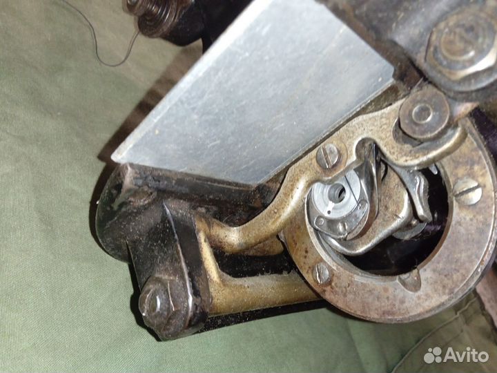 Швейная машинка Сингер