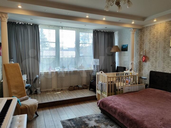 4-к. квартира, 117 м², 2/5 эт.