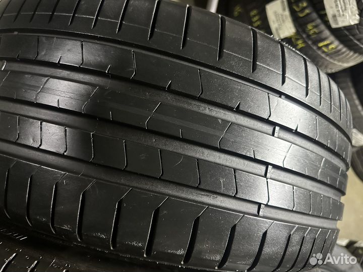 Pirelli P Zero PZ4 245/40 R19 98Y