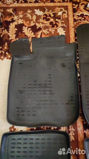 Автомобильные коврики резиновые на рено логан1