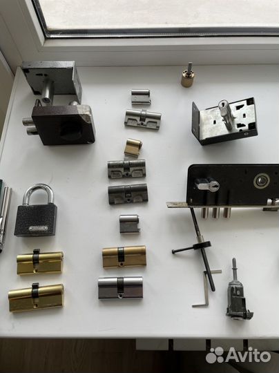 Вскрыть Авто капот, богажник. Открыть авто