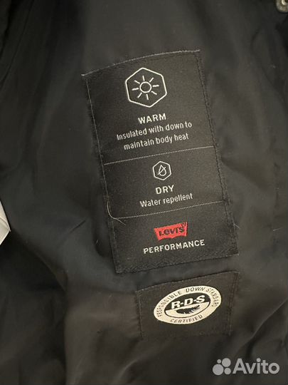 Пуховик levis женский