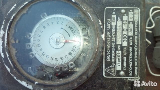 Включающие часы