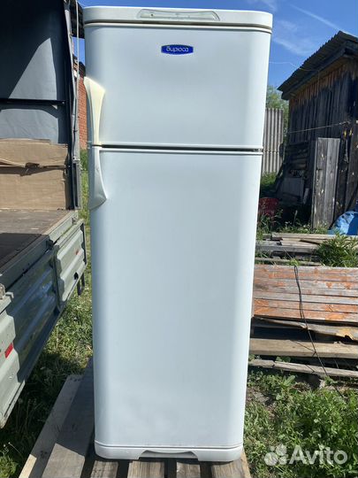 Холодильник нерабочий под ремонт